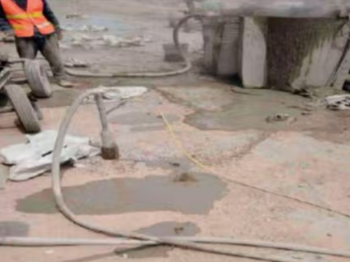 回民水泥混凝土路面板底注浆技术 路面脱空注浆整治方案